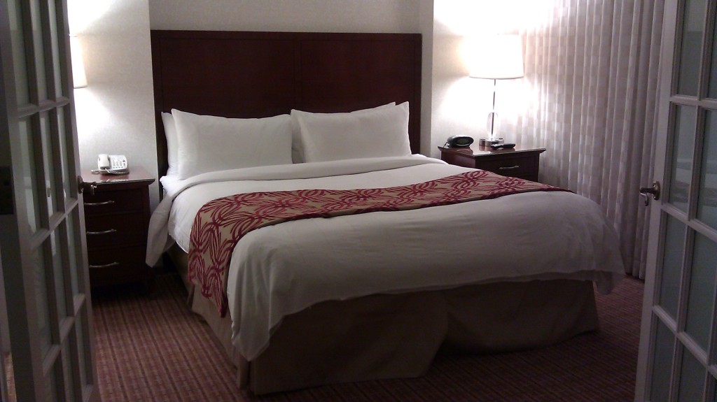 reviews Marriott Atlanta Midtown bedroom